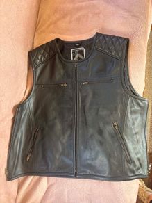 Leather vest/cut