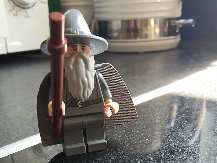 Lego GANDALF Minifigure Lego L O T R Minifigure