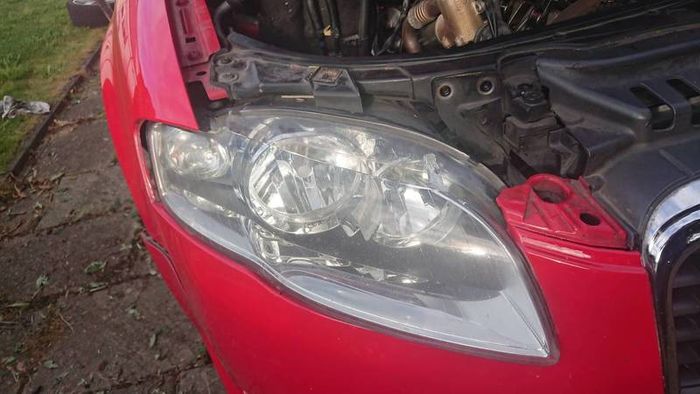 Audi a4 b7 sline bumper fog lamp grills. Spot lights double din GPS radio 3 spoke steering wheel armrest seats turbo glove box rear ashtray twin exhaust parts breaking