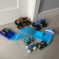 Monster Jam Bundle