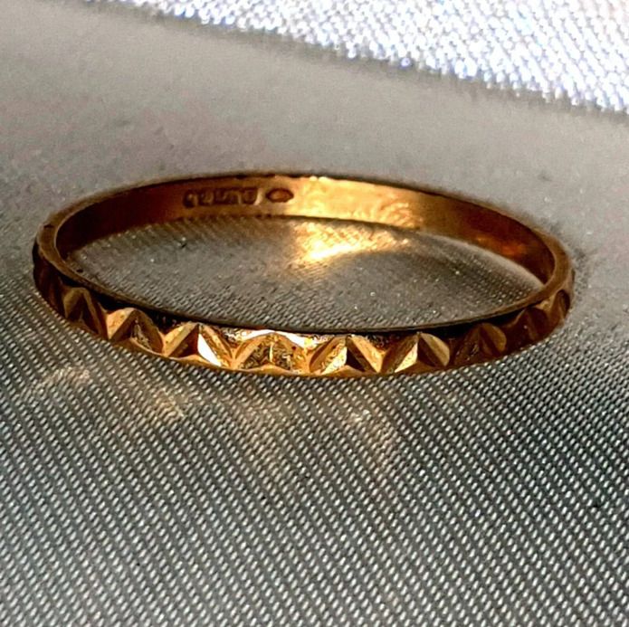 Vintage Hallmarked 9k Yellow Gold Geometric Ring