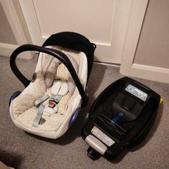 Maxi-Cosi CabrioFix car seat and ISOFIX base