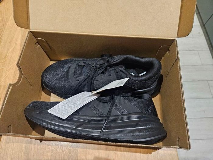 Adidas Galaxy size 7 Runners