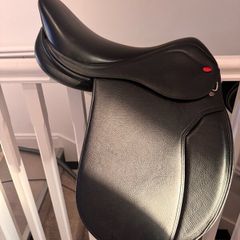 John Whitaker Show Hunter Saddle