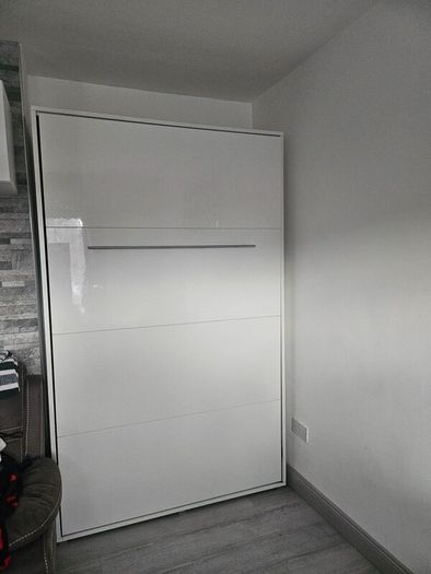 Murphy/Wall bed