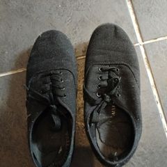 women sport shoes