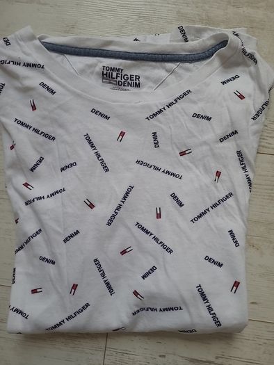 Selection of mens tops 8 euro each.