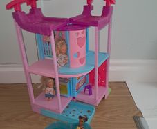 Chelsea doll house