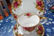Royal Albert Country Roses nineteen Piece China Teaset