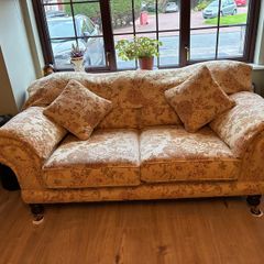 Suite of furniture- like new