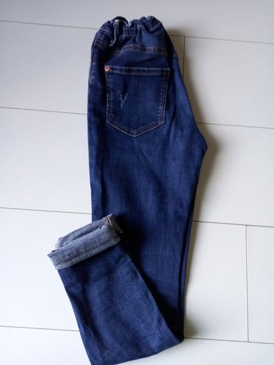 Girls jumper and jeans
