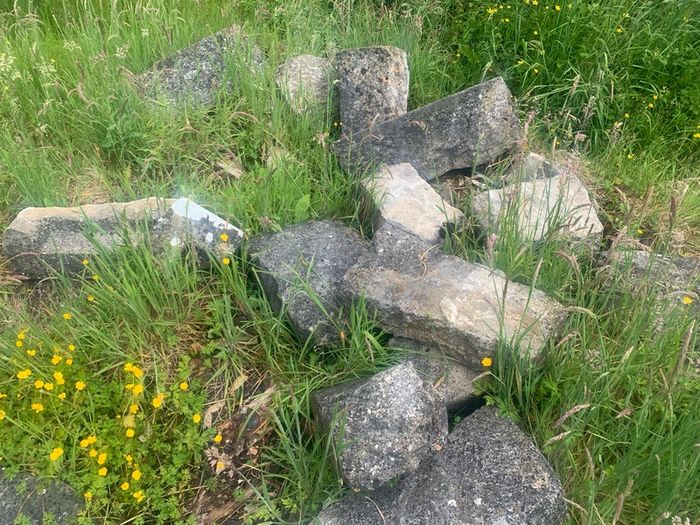Building stone