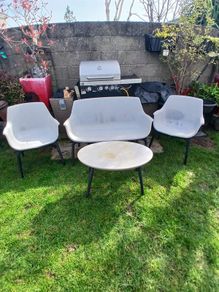 Garden table & chairs