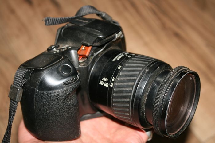 Minolta Dynax 500si Super 35mm SLR Camera + 28-80mm AF Lens (parts/repair)