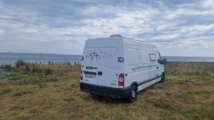 Campervan - Low mileage (2005 Renault Master 2.5)