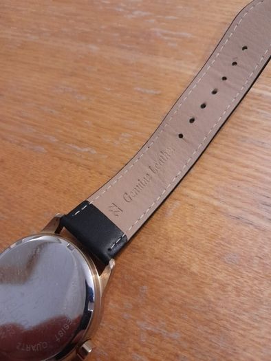 Telstar Watch, Quartz Movement, gold finish steel case, Stainless Steel Back. WR50
