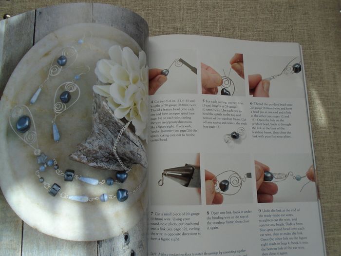 Jewellery making book, Linda Jones, Craft book, Bead and wire jewellery designs, Non fiction