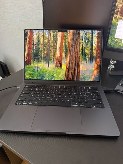 M5 MAX Macbook pro