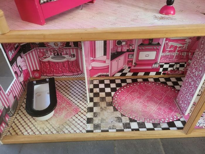 Doll's House