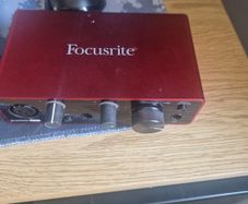 Focusrite Scarlett Solo -- USB Audio Interface -- Good Condition