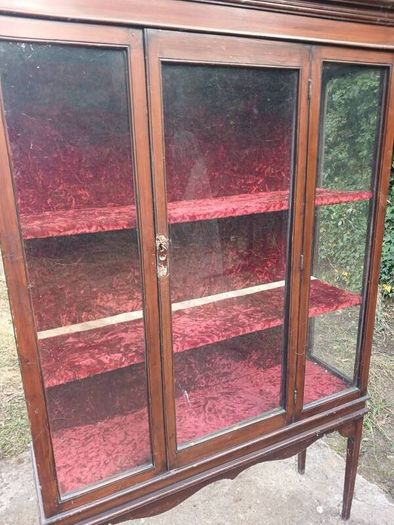 Vintage Display Cabinet / Vitrine