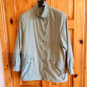 Marks and Spencer Ladies light green anorak/windbreaker  style jacket size 14 petite postage included