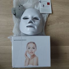 Face Mask with 7 Colours, Wireless Red Light Mask, Rechargeable for Skin Care, Home, On the Go