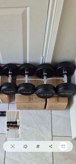 2xbrand new sets of dumbbells 2x12.5kg, 2x10kg