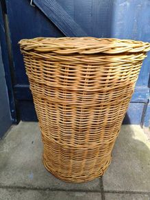 Large wicker Basket and Lid