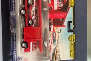 Hot wheels Team Transport '73 Plymouth Duster with Second Story Lorry #82