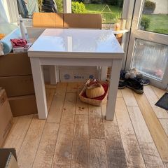 White High Gloss Extending Kitchen Table (80cm to 160cm)