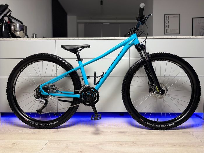 Specialized Pitch Hardtail Bike (Like New)