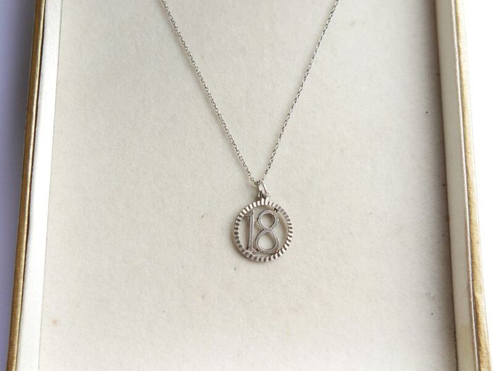 Vintage Sterling Silver 18 Pendant Necklace length 17" - 2g