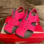 Nike kids pink sandals brand new Image 2