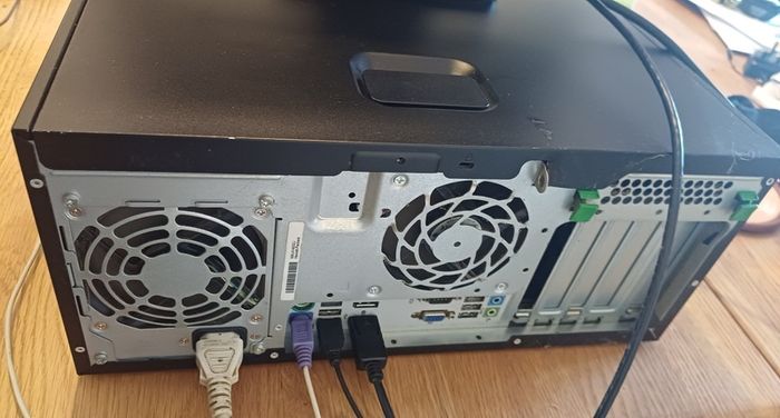 HP Prodesk 600 desktop PC i5, 500 GB Window 10 Pro