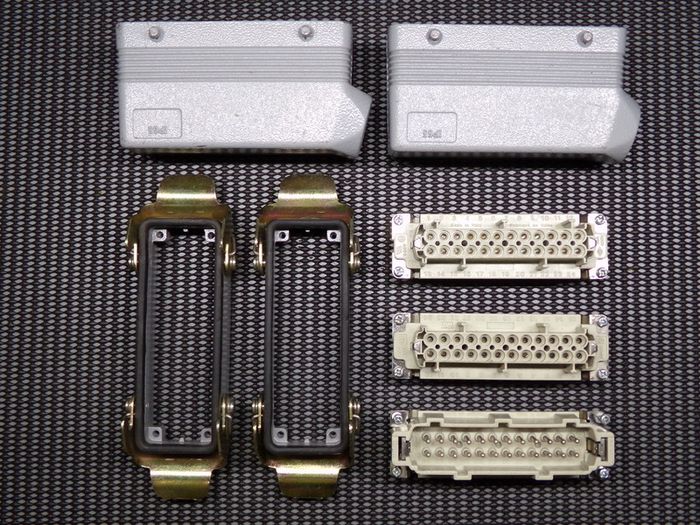 Multipole connectors