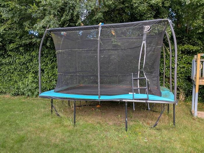 Trampoline