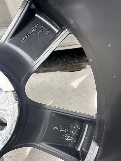 Genuine Land Rover Defender 20" Alloy Wheels - Pirelli LR Tyres