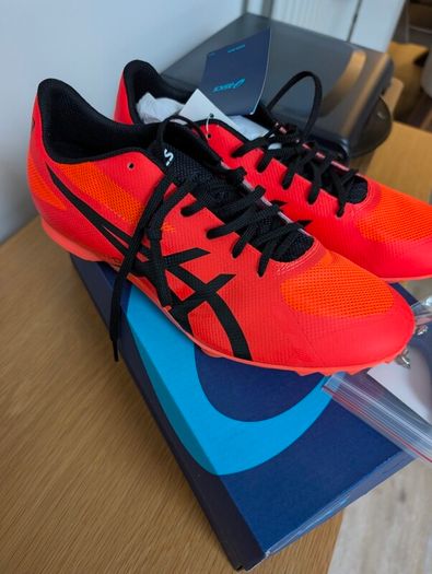 Running shoes Spikes asics