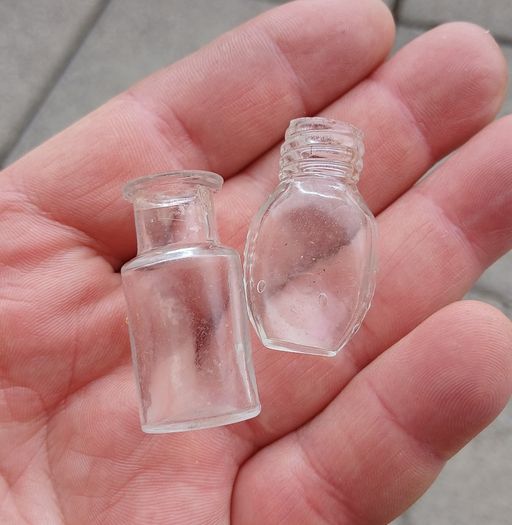 Lot of 2 small vintage bottle