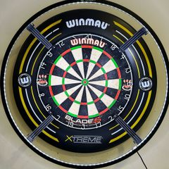 Winmau Blade 5 Dartboard & Surround