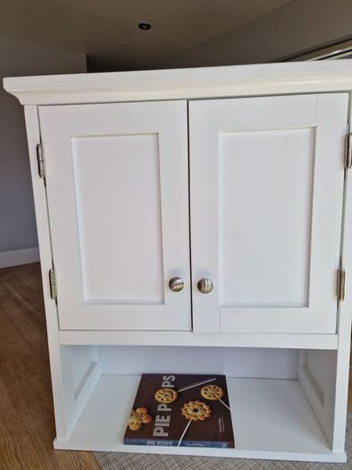 wall cabinet