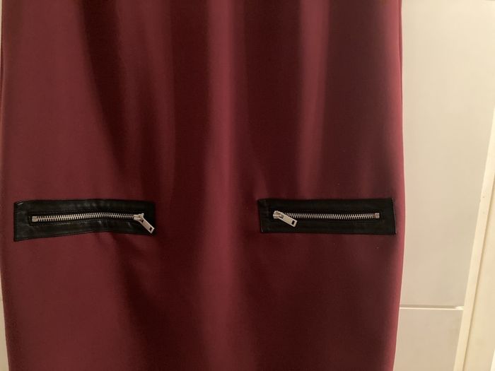 Esprit Burgundy Pinny