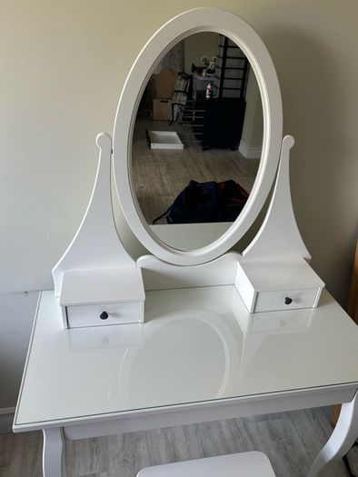 Dressing vanity table & stool