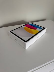 iPad A16 256GB brand new sealed