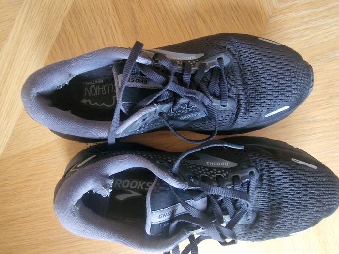 Brooks Wide Fit D Runners