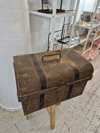Small Antique Tin steamer trunk