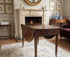 Antique Georgian Pembroke Table - Magnificent item