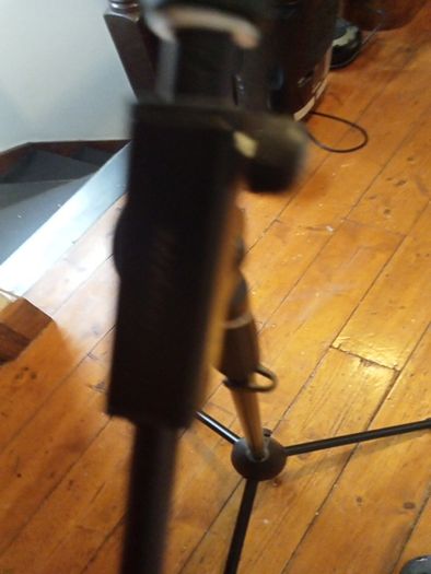 Microphone stand