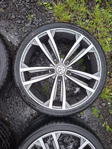 19" Vw Alloys with tyres